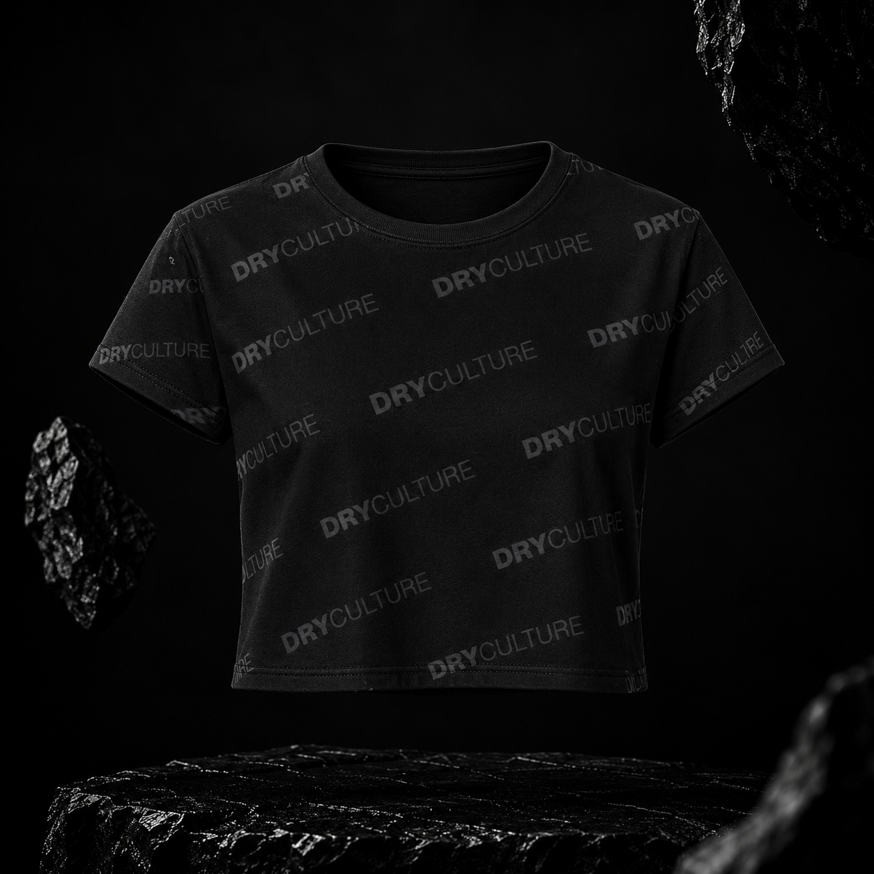 WOMEN'S BANNER CROP TEE
